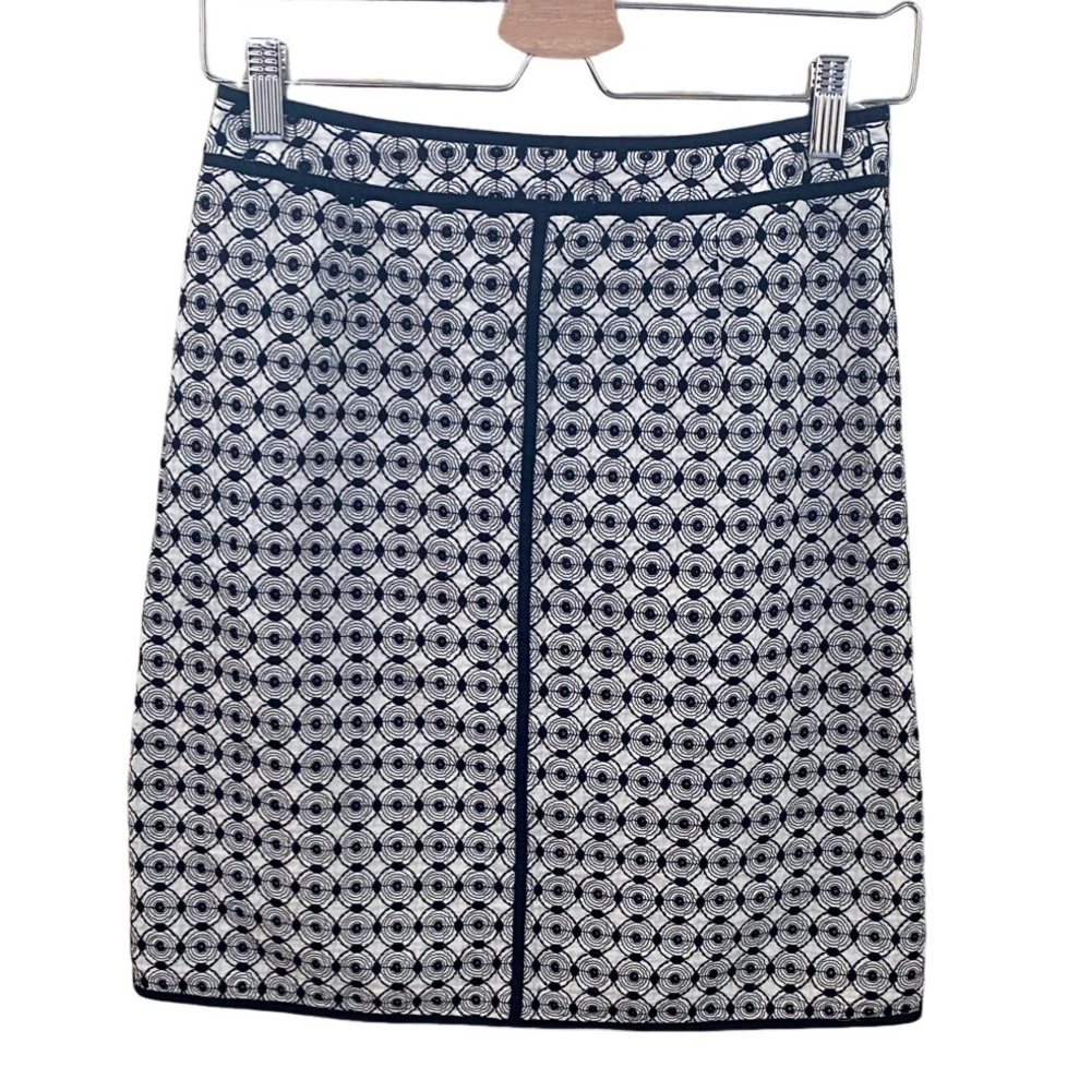 Talbots Black and White Geometric Lined Pencil Skirt. Size Zip. Size 6.